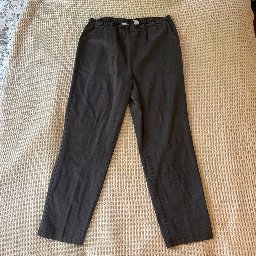 Croft & Barrow Women’s Dark Gray Chinos Size 2x